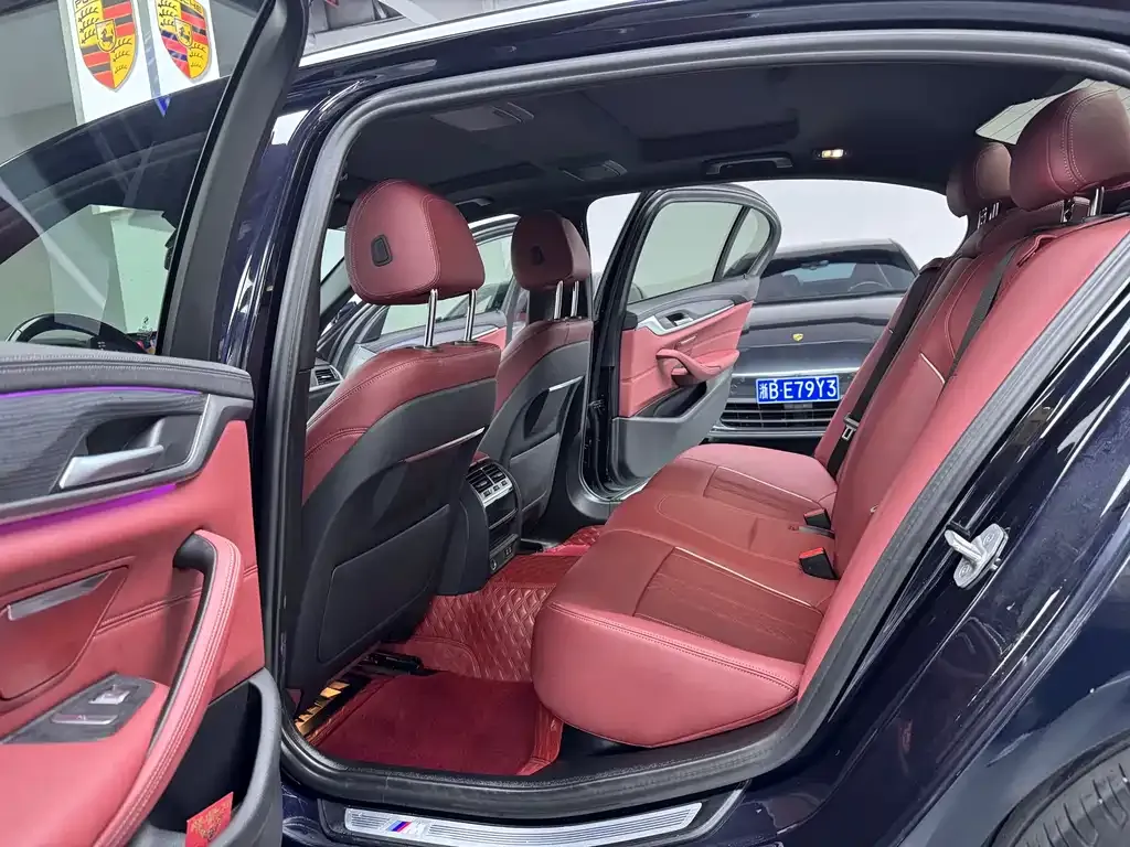 BMW 5 Series 2021 из CN, фото 8