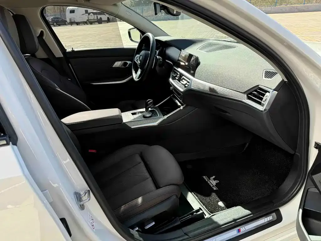 BMW 3 Series 2022 из CN, фото 7