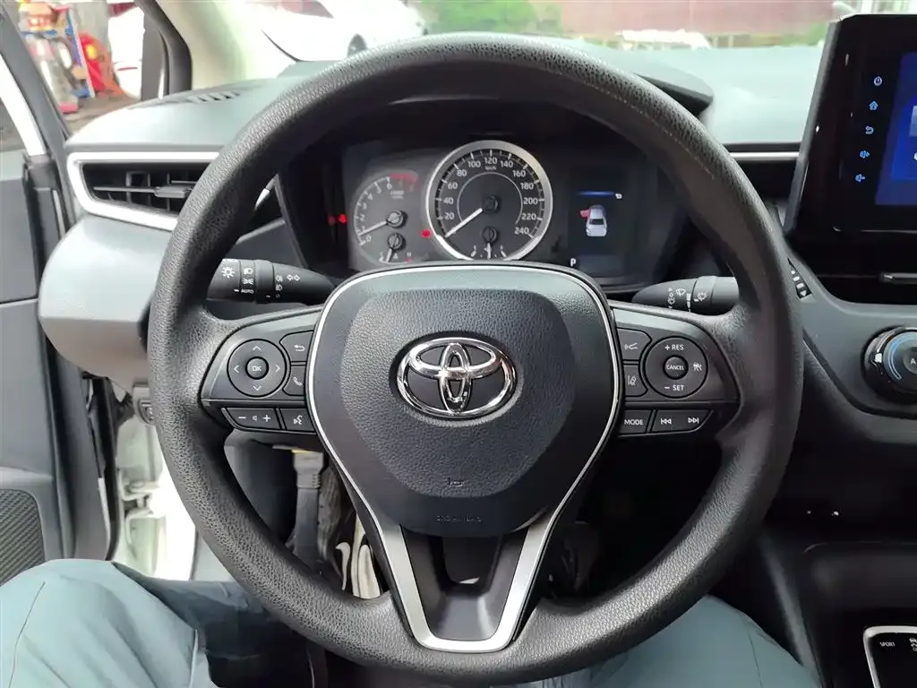 Toyota Corolla — фото 3