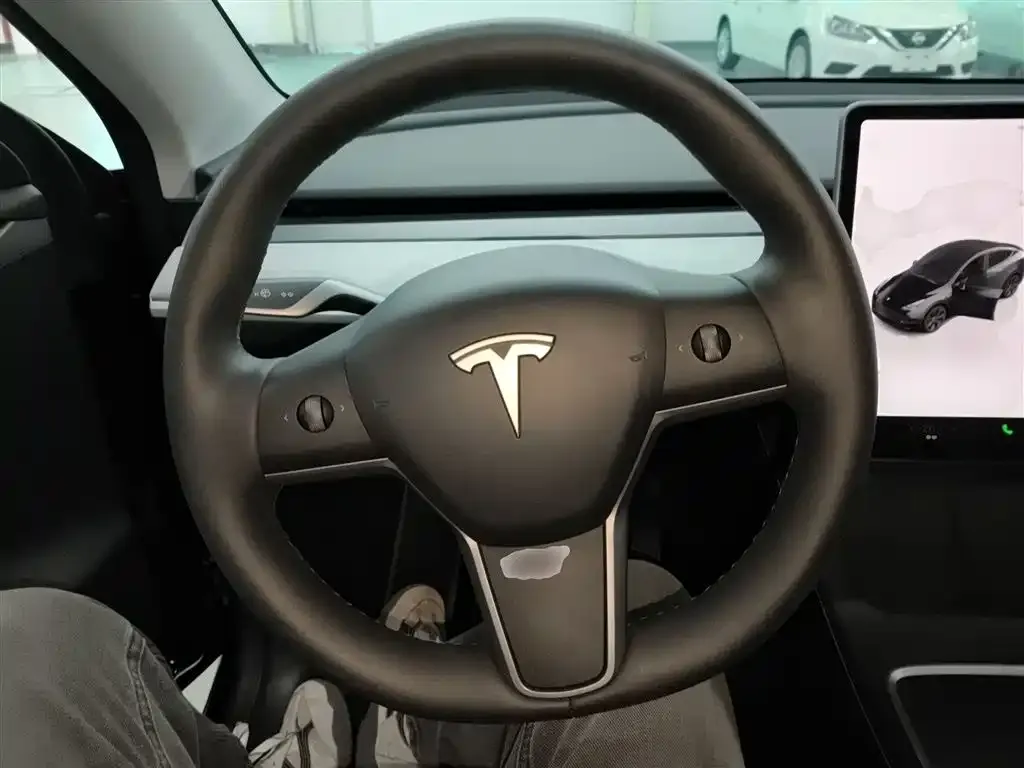 Tesla Model Y — фото 5