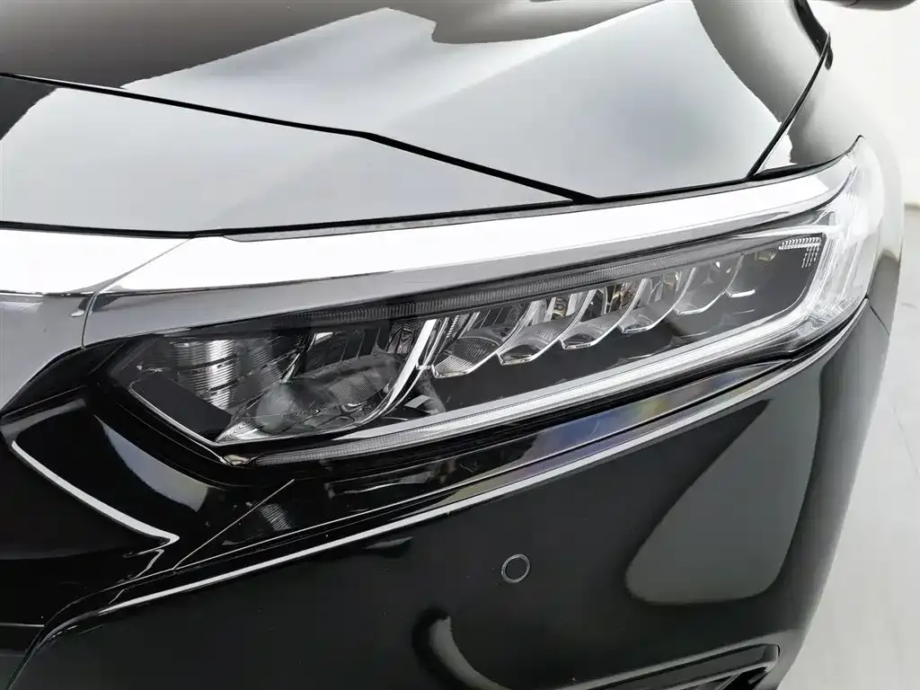 Honda Accord — фото 10