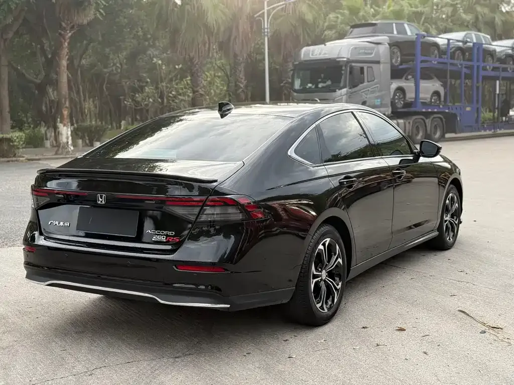 Honda Accord — фото 8