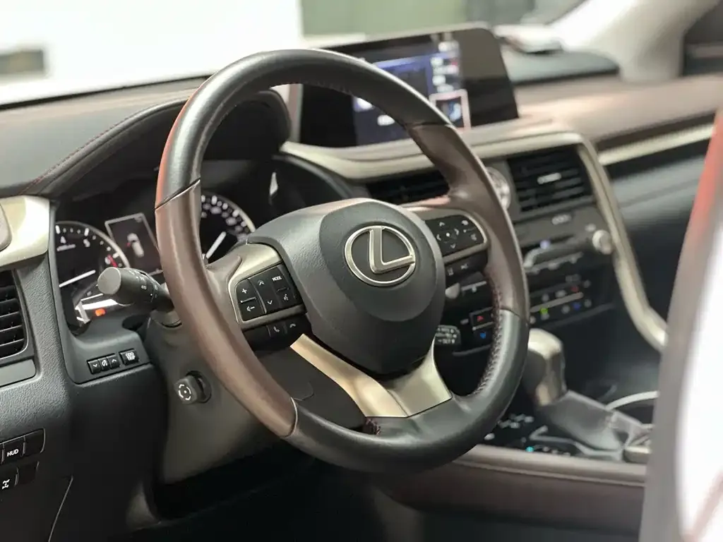 Lexus RX — фото 5