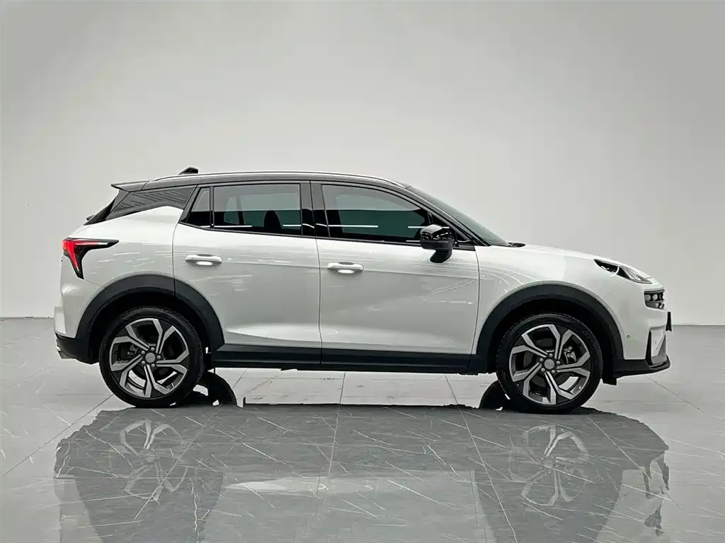 Lynk & Co 06 2023 из CN, фото 6