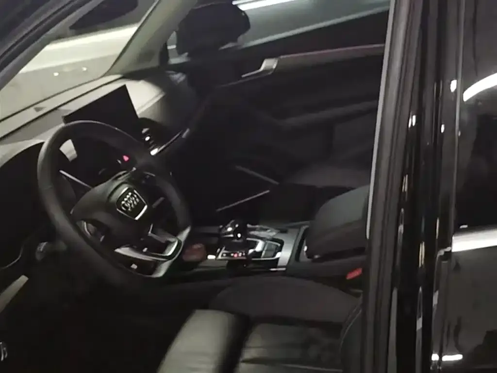 Audi Q5L 2022 из CN, фото 2