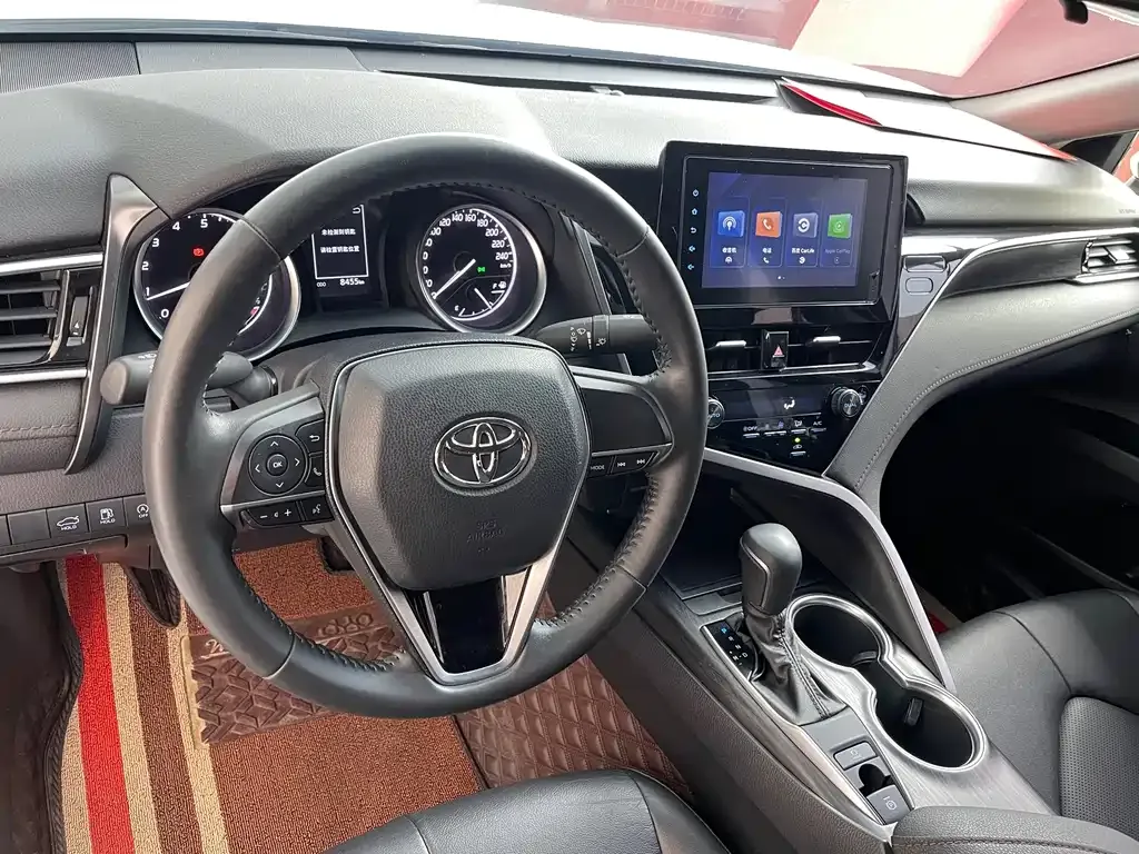 Toyota Camry — фото 6