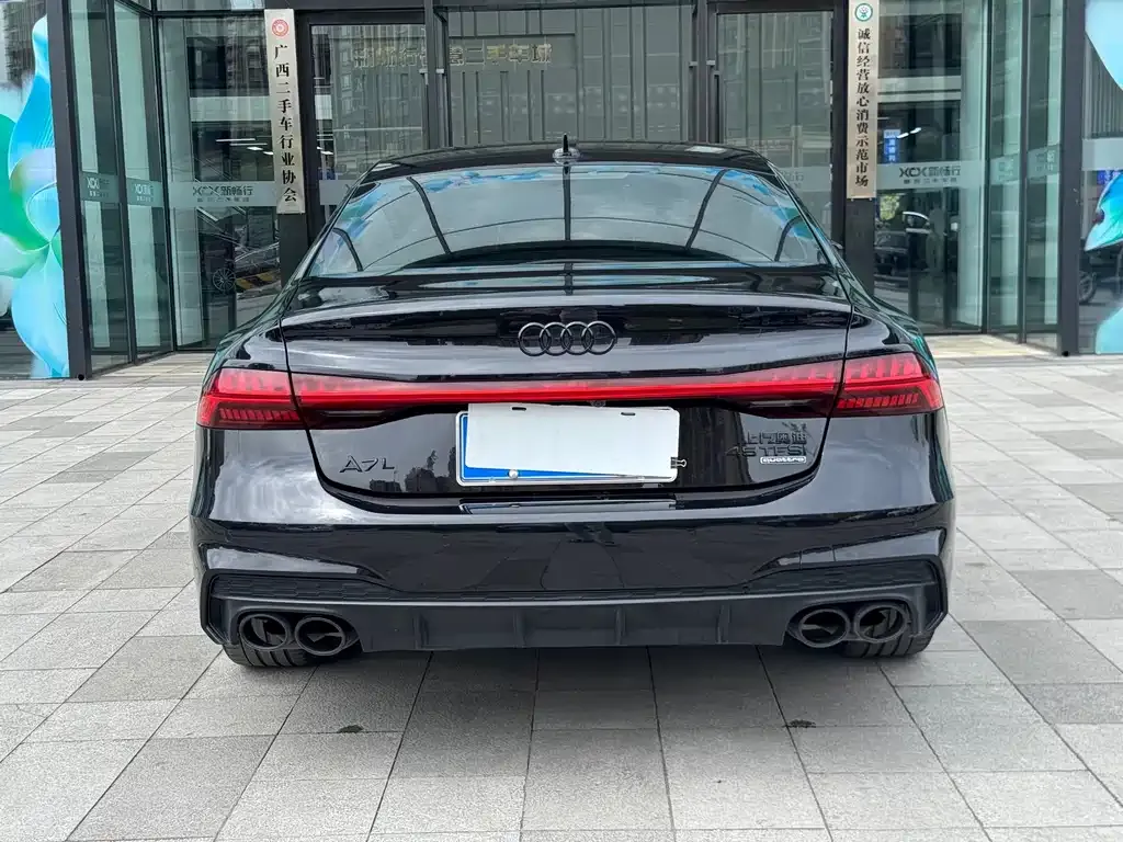 Audi A7L — фото 2