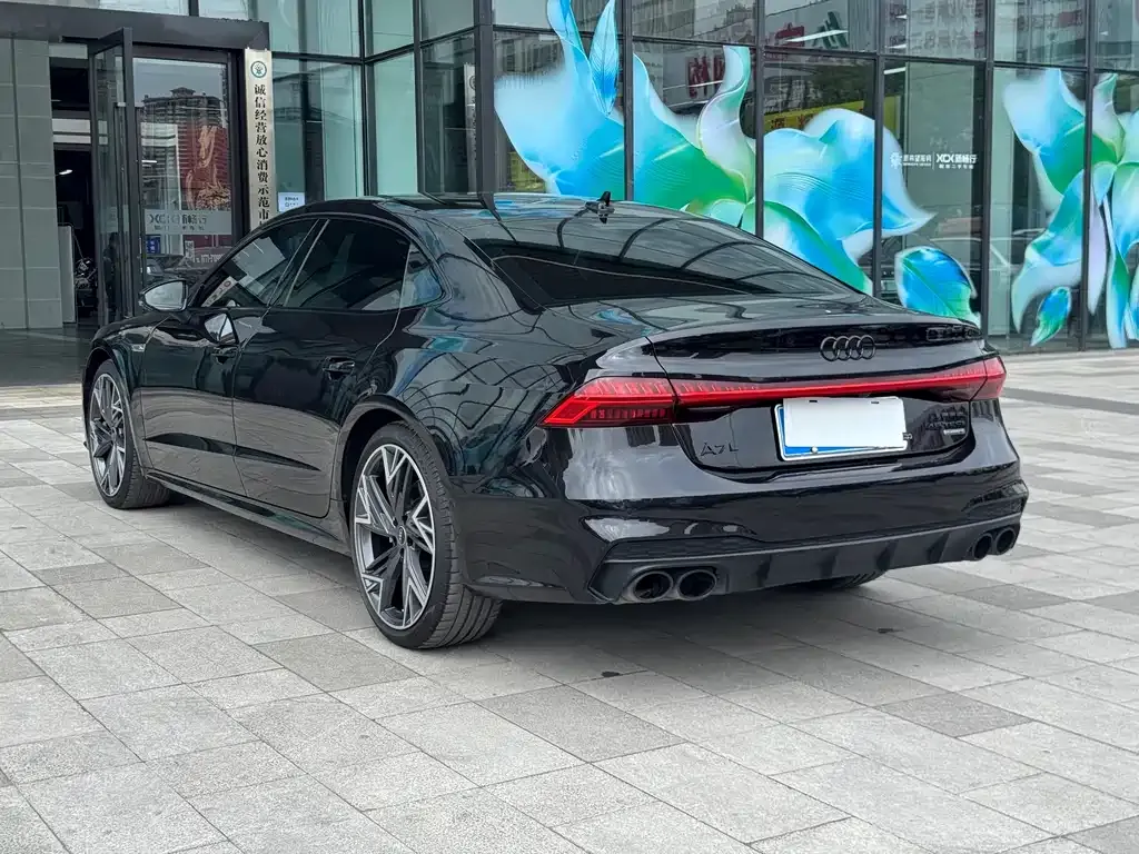 Audi A7L — фото 5