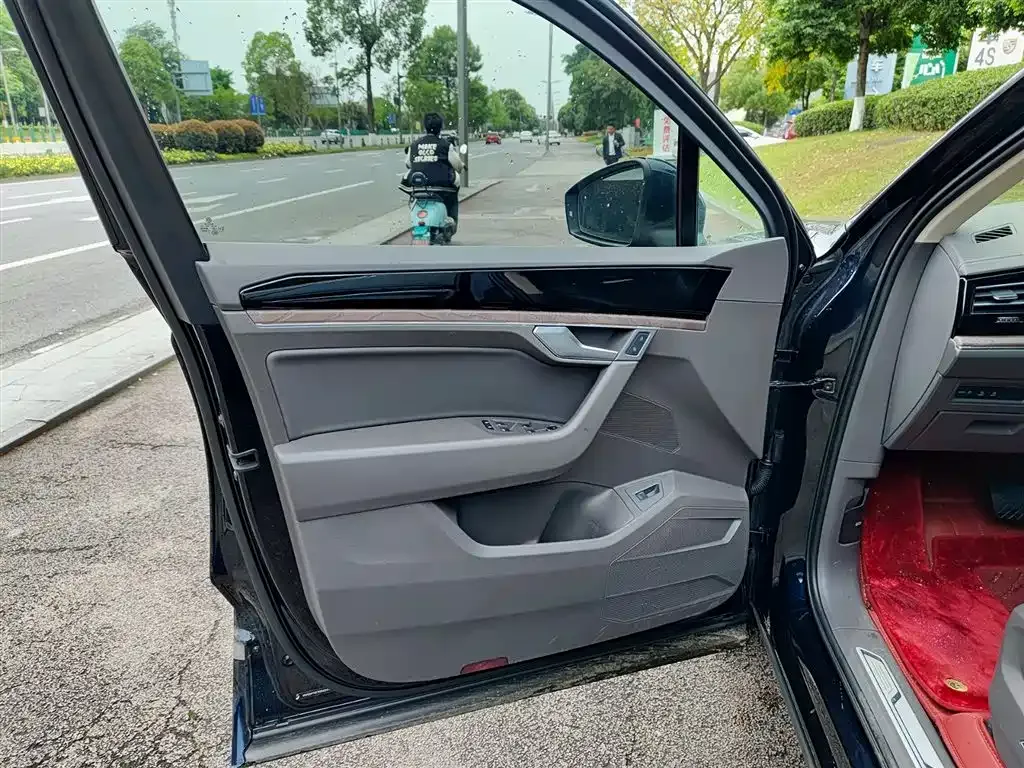 Volkswagen Touareg 2021 из CN, фото 8