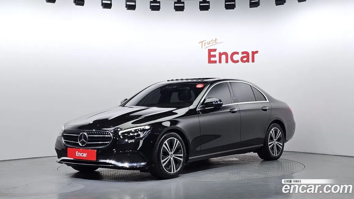 Mercedes-Benz E-Class — фото 1
