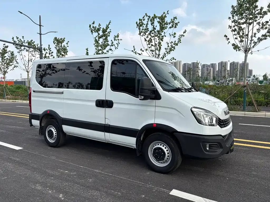 IVECO Ousheng 2023 из CN, фото 4