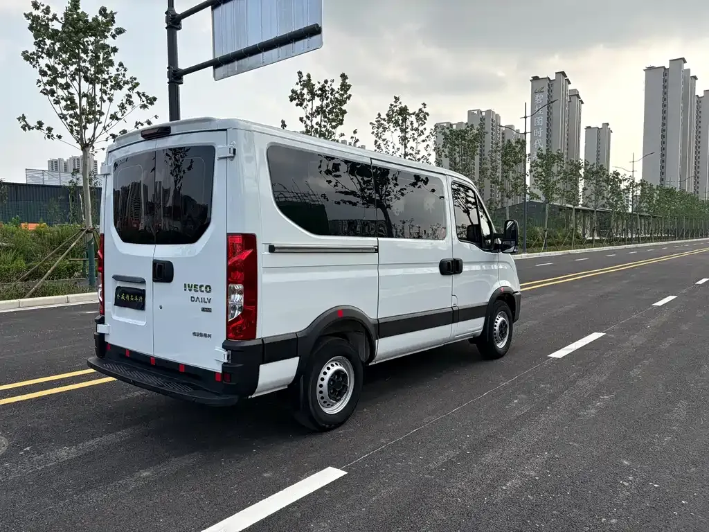 IVECO Ousheng 2023 из CN, фото 6