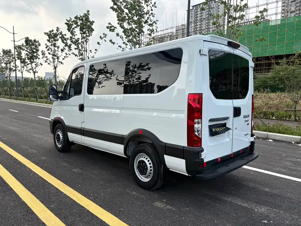 IVECO Ousheng 2023 из CN, фото 9
