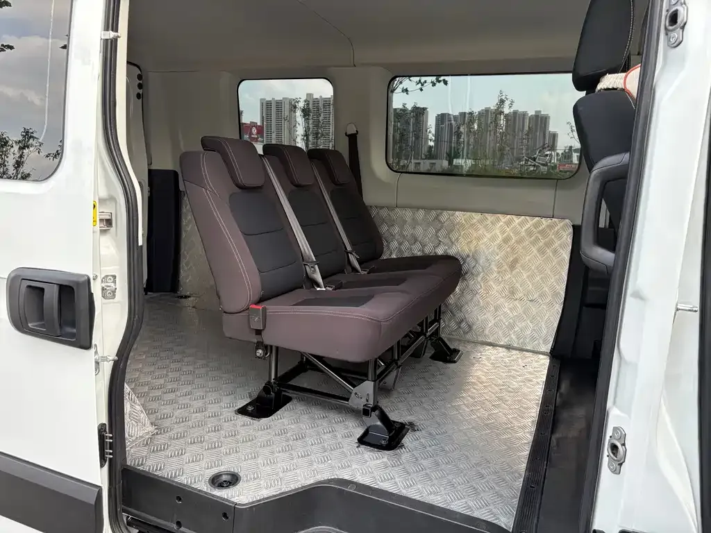 IVECO Ousheng 2023 из CN, фото 2