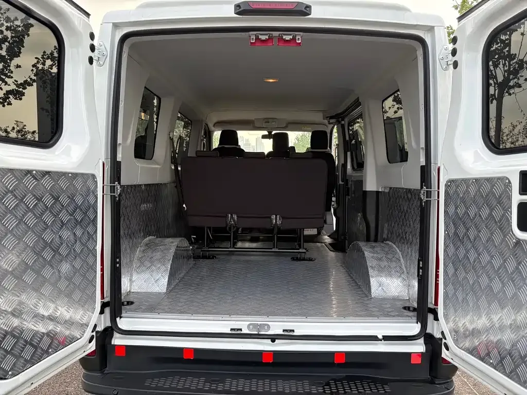 IVECO Ousheng 2023 из CN, фото 8