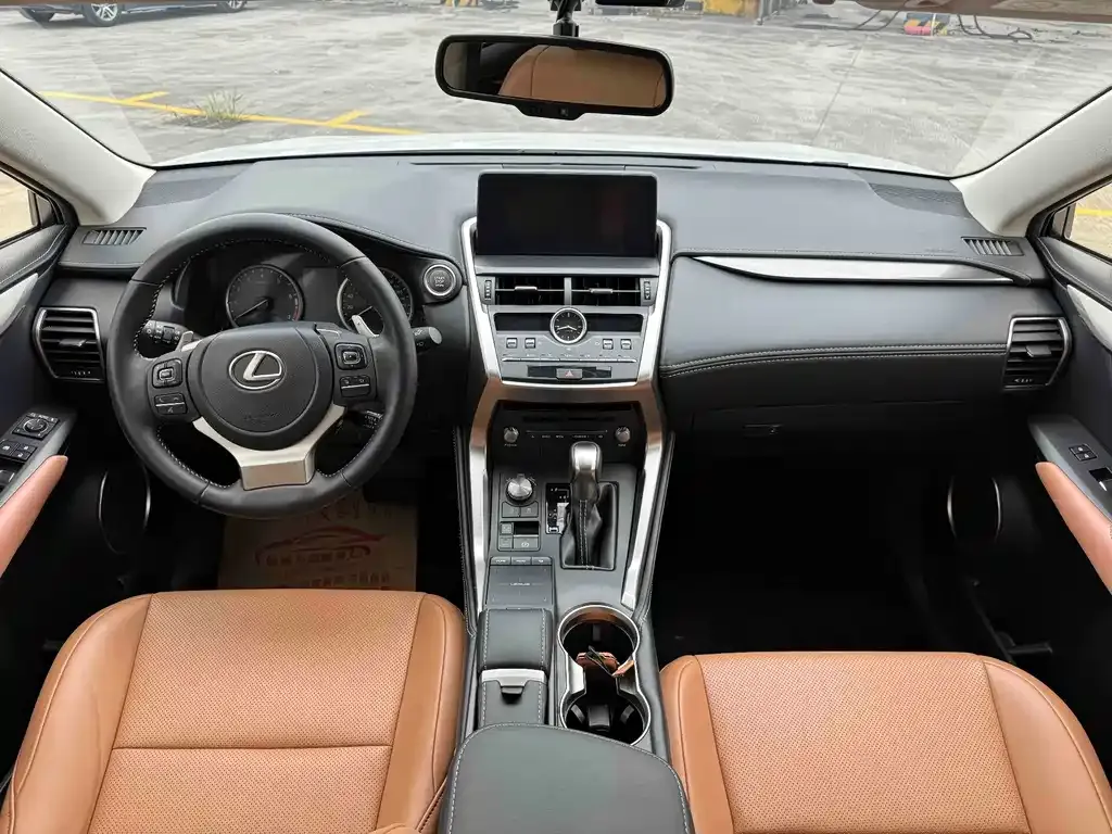 Lexus NX 2021 из CN, фото 2