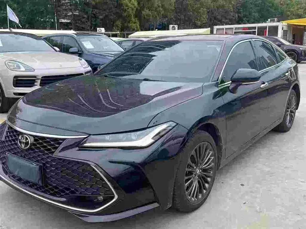 Toyota Avalon — фото 1