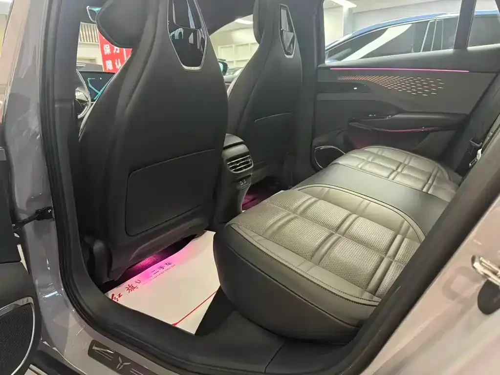 Hongqi EH7 2024 из CN, фото 5