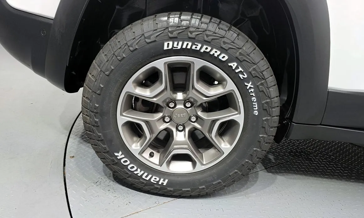 Jeep Cherokee — фото 8