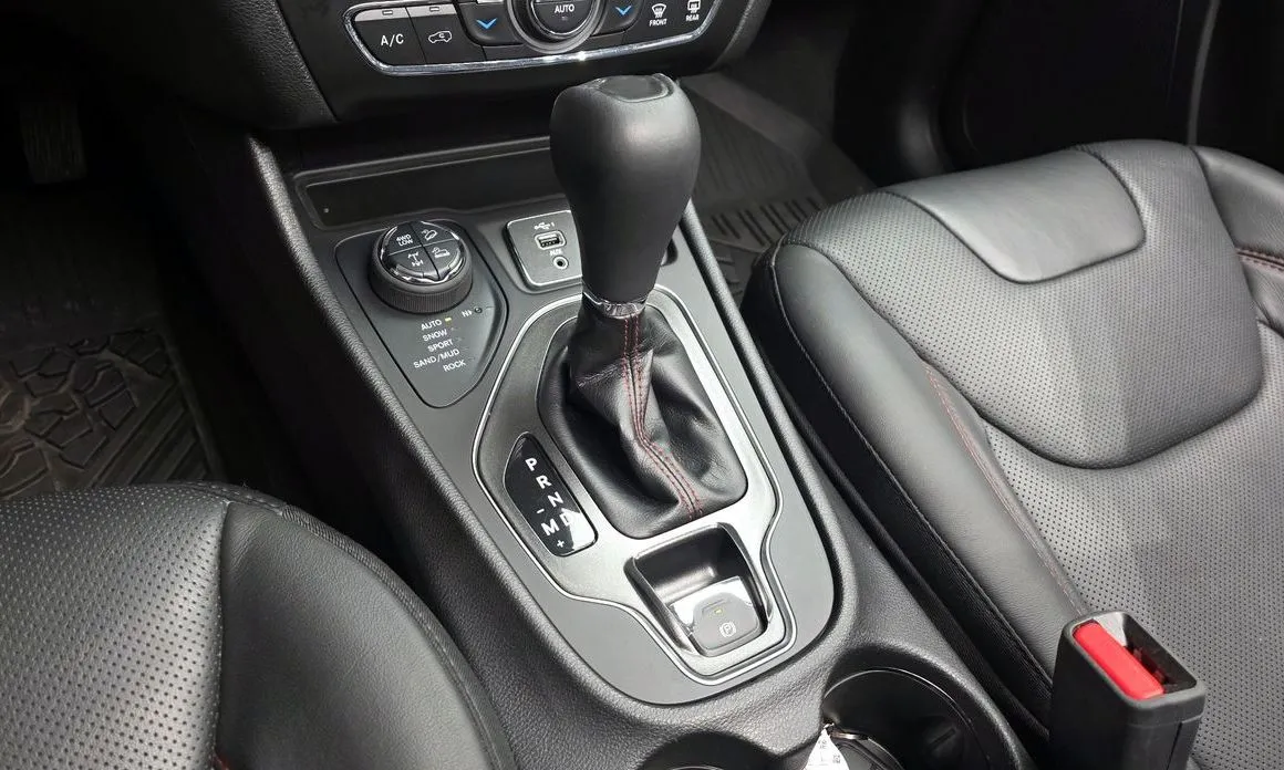 Jeep Cherokee — фото 9