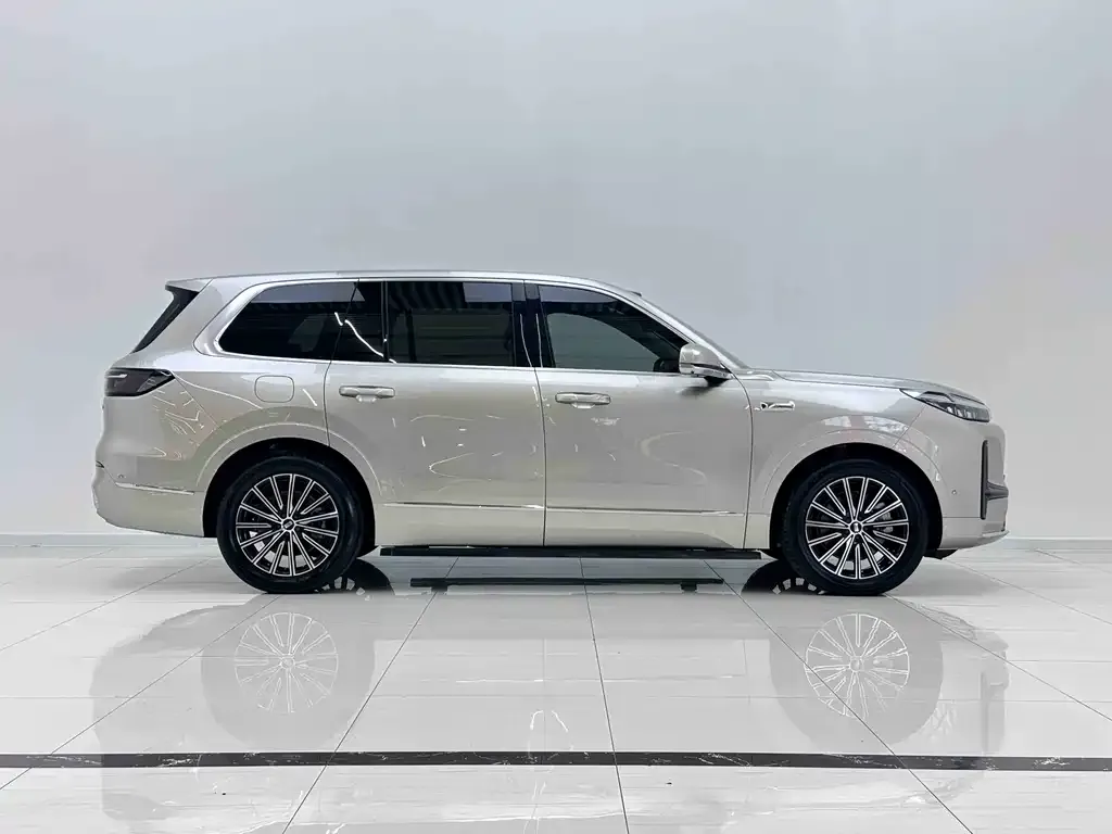 Geely Galaxy M9 — фото 5