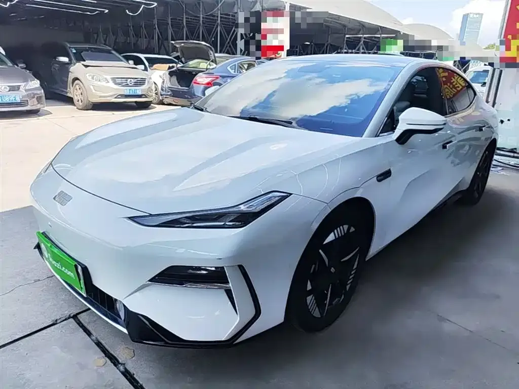 Geely Galaxy E8