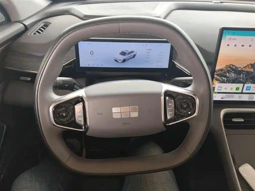 Geely Galaxy L6 — фото 3