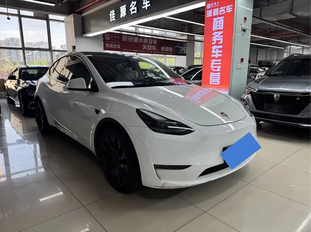 Tesla Model Y — фото 4