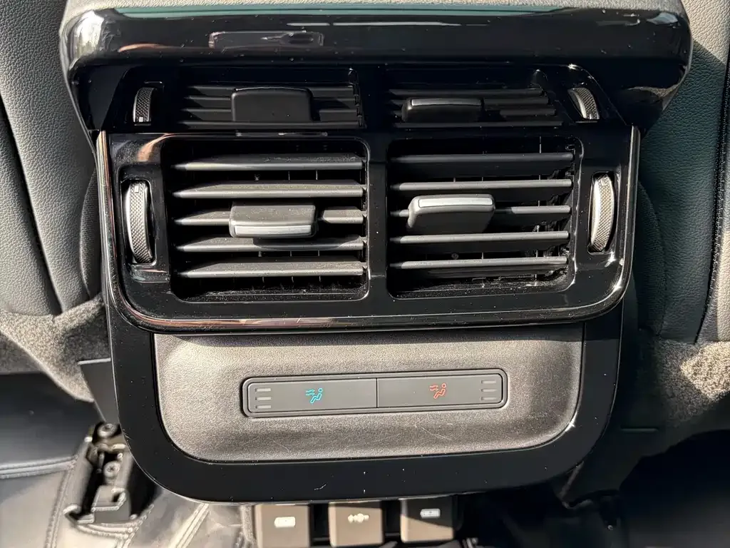 Land Rover Evoque 2023 из CN, фото 5