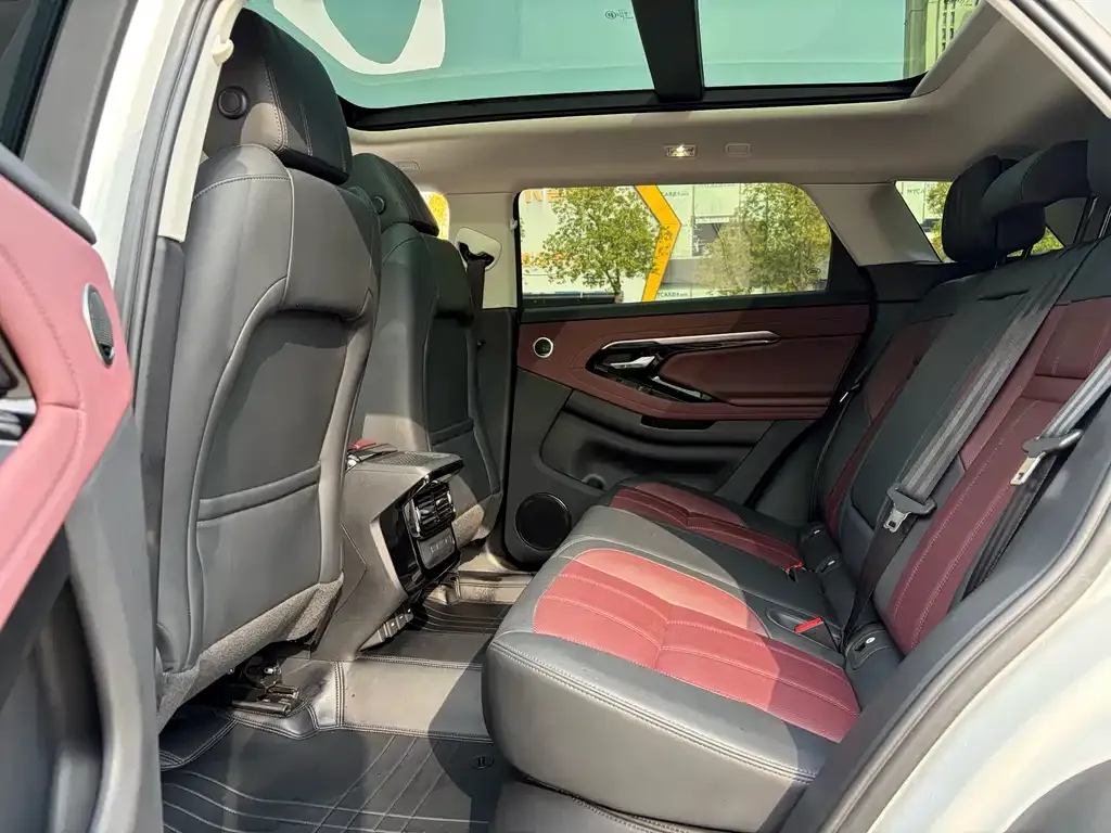 Land Rover Evoque 2023 из CN, фото 2