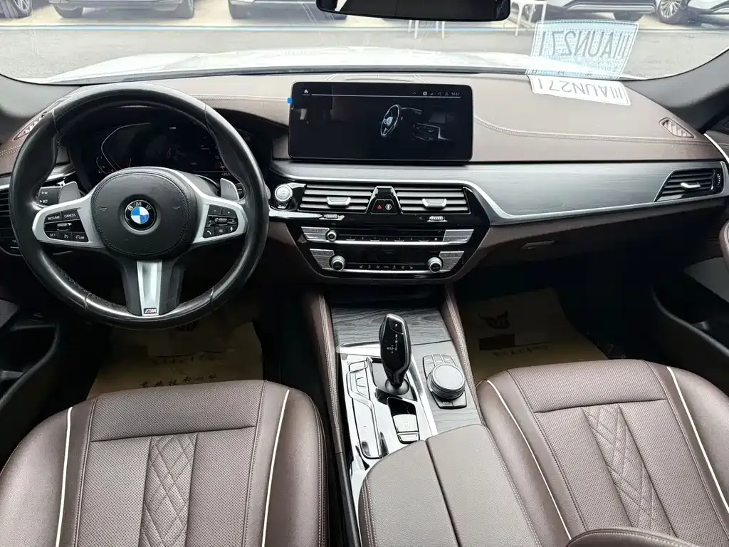 BMW 5 Series — фото 8