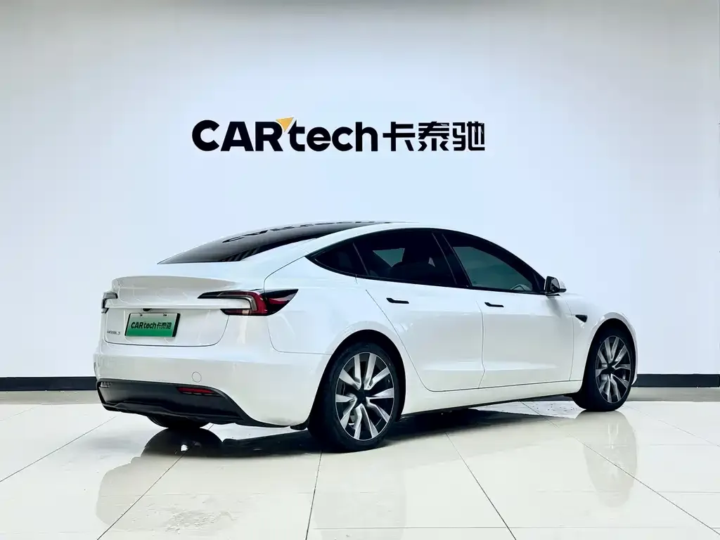 Tesla Model 3 — фото 10