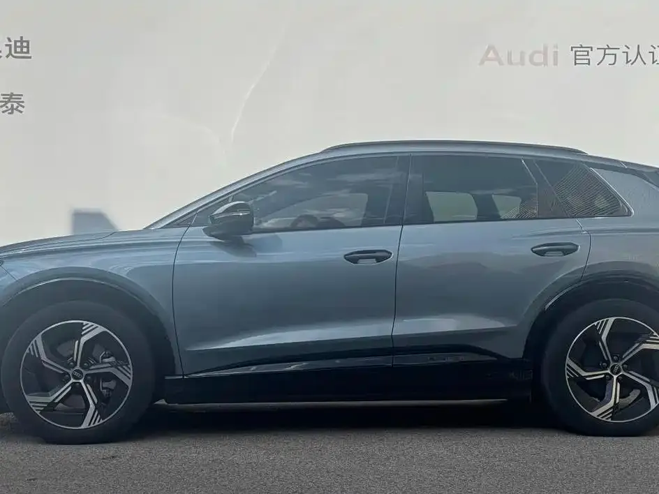 Audi Q4 e-tron — фото 3