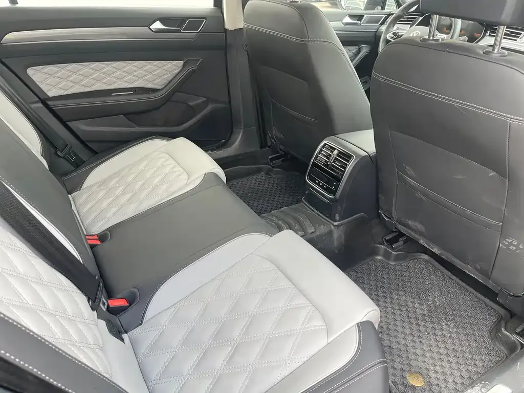 Volkswagen Magotan 2023 из CN, фото 4