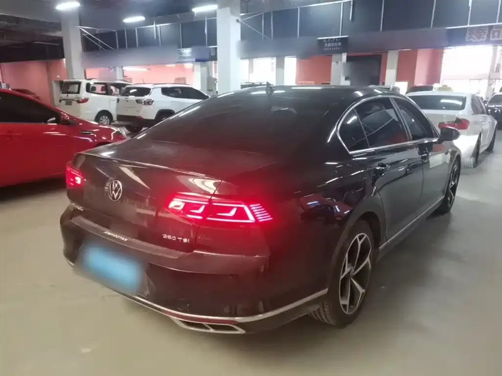 Volkswagen Magotan 2023 из CN, фото 2