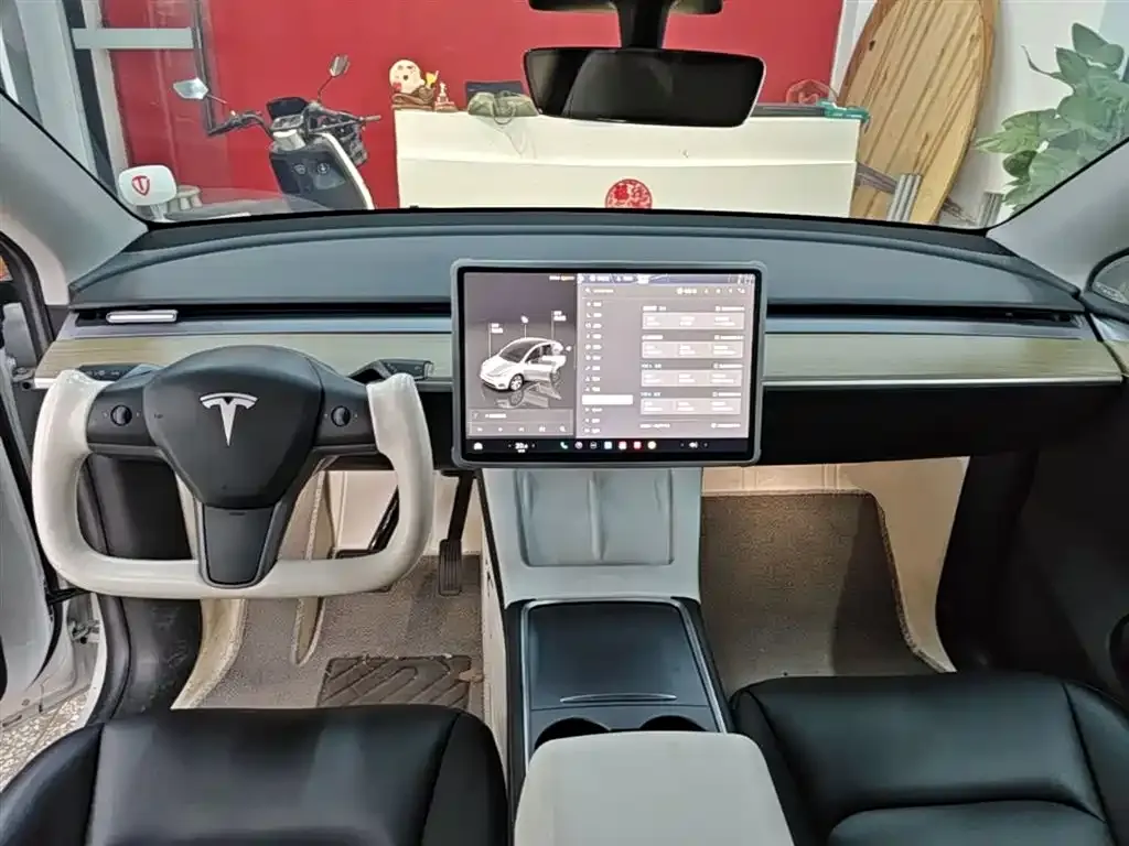 Tesla Model Y 2023 из CN, фото 3