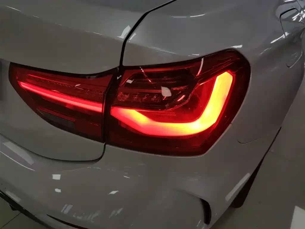 BMW 1 Series 2021 из CN, фото 2
