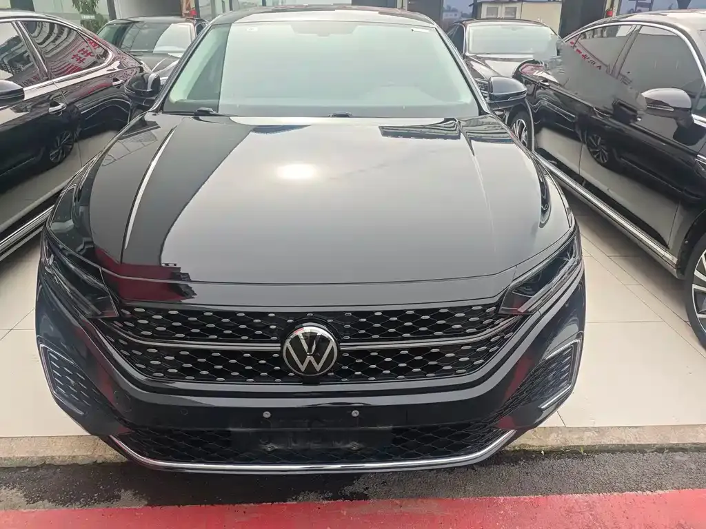 Volkswagen Passat 2023 из CN, фото 8