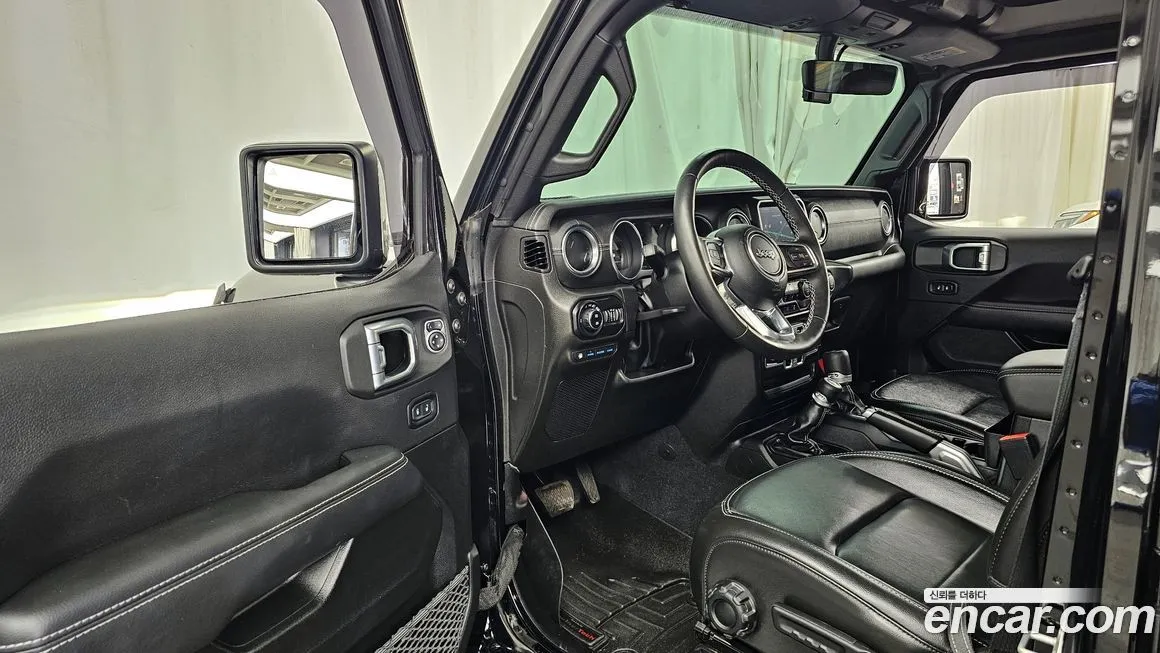 Jeep Wrangler 2022 из KR, фото 6