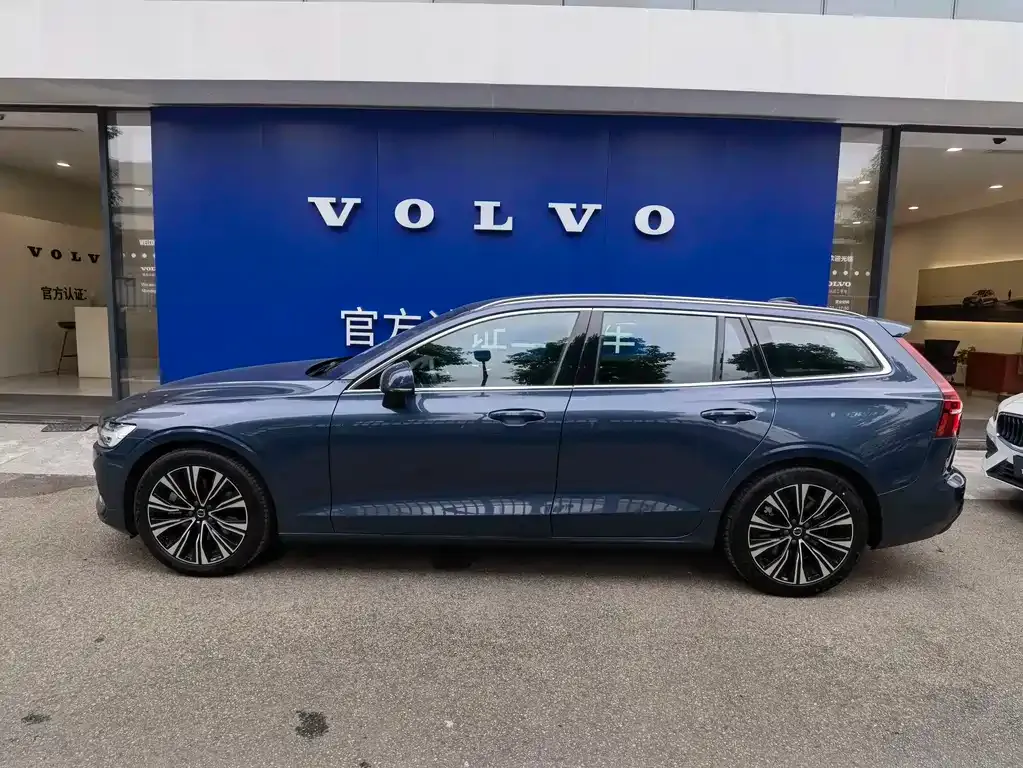 Volvo V60 — фото 10