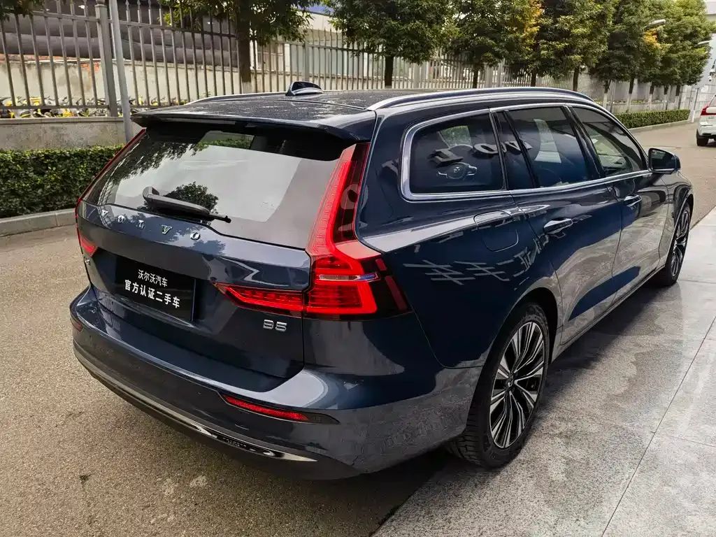 Volvo V60 — фото 7