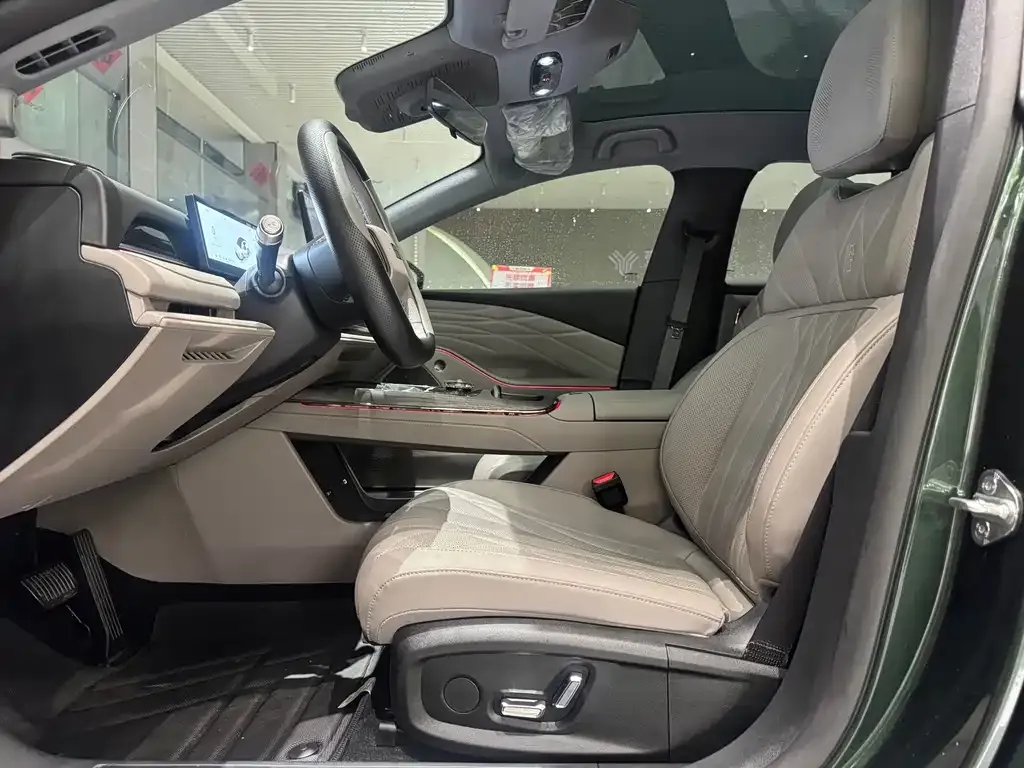 Geely Galaxy Xingyao 8 2025 из CN, фото 3