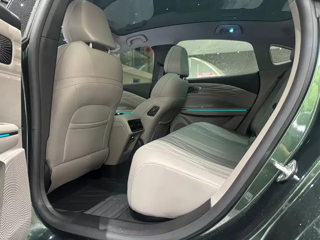 Geely Galaxy Xingyao 8 2025 из CN, фото 4