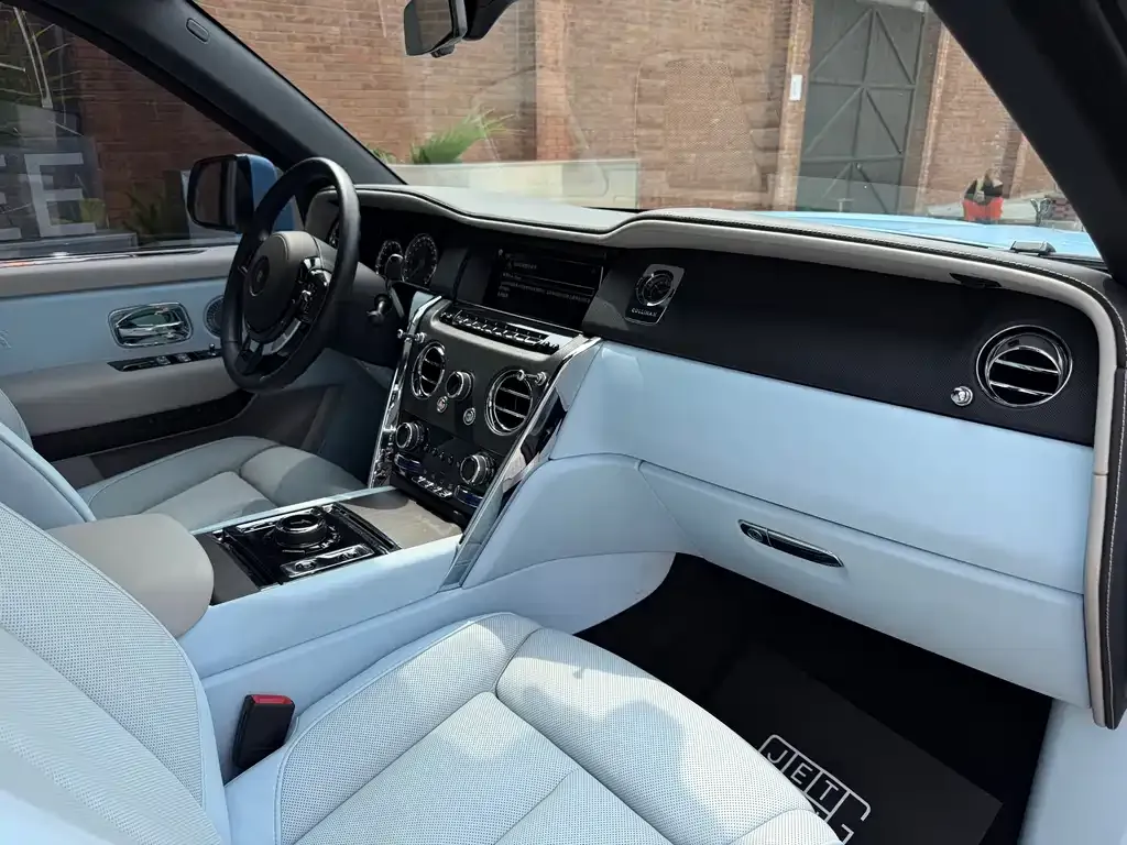Rolls-Royce Cullinan 2022 из CN, фото 8