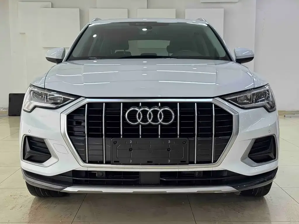 Audi Q3 — фото 10