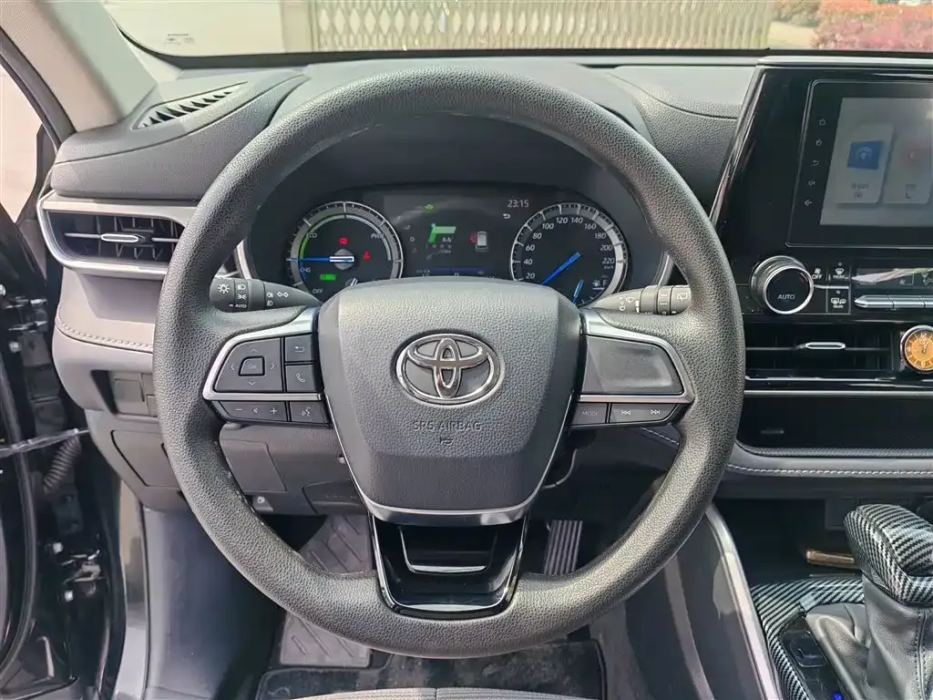 Toyota Highlander — фото 6