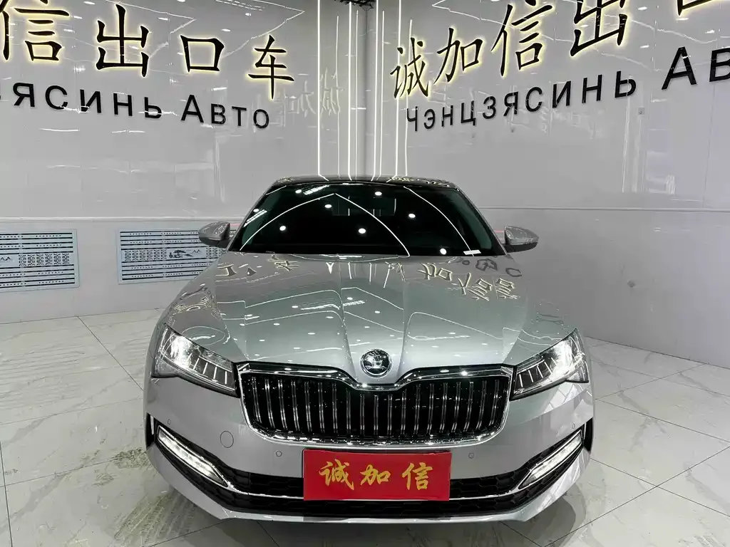 Skoda Superb — фото 5