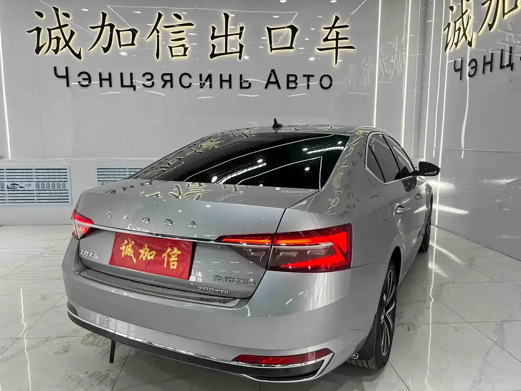 Skoda Superb — фото 7