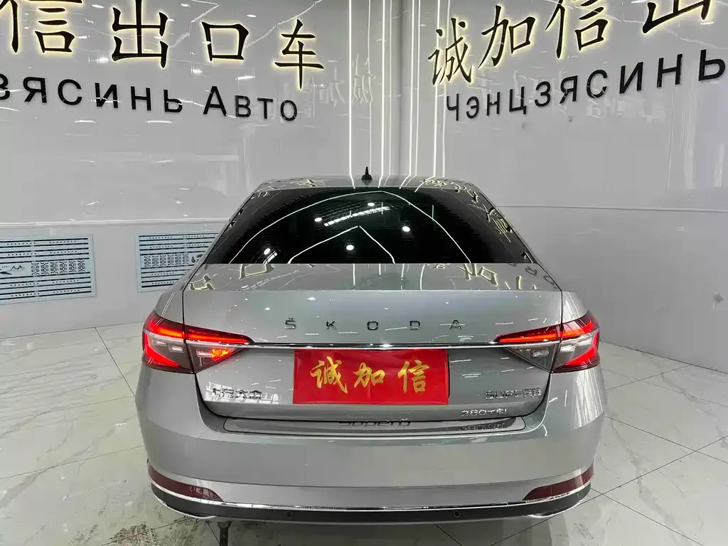 Skoda Superb — фото 6