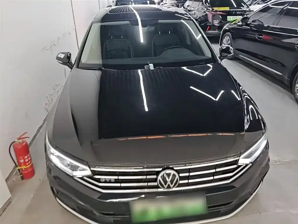 Volkswagen 迈腾插电混动 — фото 4